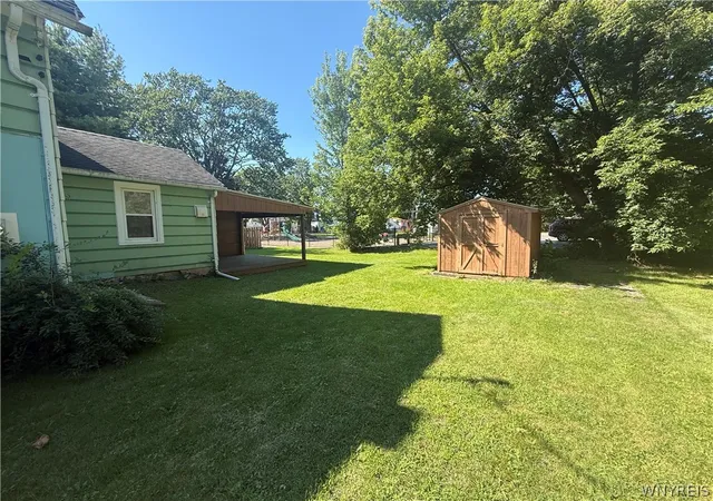 Photo 3 of Single family home for sale at 283 Wilcox St, Wilson, NY 14172 | MLS# B1707635 | Listing updated on 2026-09-03