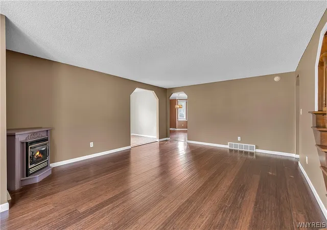 Photo 3 of Sale Pending at 135 Plantation Ct, East Amherst, NY 14051 | MLS# B1707857 | Listing updated on 2026-08-26