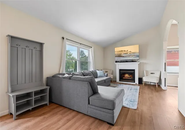 Photo 4 of Sale Pending at 4615 Broad Rd, Syracuse, NY 13215 | MLS# S1707564 | Listing updated on 2026-09-05