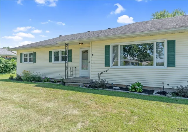 Photo 3 of Sale Pending at 24 Castle Dr, Oswego, NY 13126 | MLS# S1707901 | Listing updated on 2026-08-25