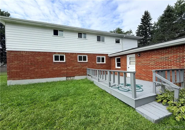 Photo 3 of Sale Pending at 199 Tonawanda Crk Rd, Buffalo, NY 14228 | MLS# B1707864 | Listing updated on 2026-09-14