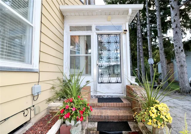 Photo 4 of Sale Pending at 708 Helendale Rd, Rochester, NY 14609 | MLS# R1706679 | Listing updated on 2026-09-08