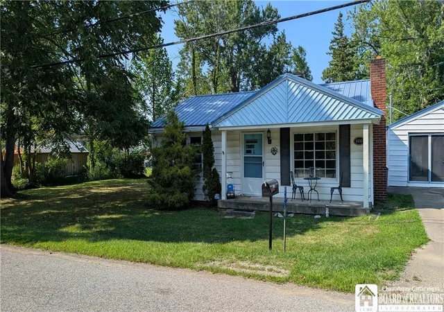 Photo 3 of Single family home for sale at 5332 Van Buren Bay Ct, Pomfret, NY 14048 | MLS# R1707510 | Listing updated on 2026-09-01