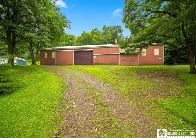 Photo 3 of Single family home for sale at 5591 Eke Rd, Ashville, NY 14710 | MLS# R1707936 | Listing updated on 2026-08-19