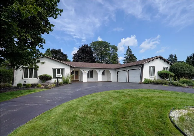 Photo 2 of Sale Pending at 4 Pin Hook Ln, Pittsford, NY 14534 | MLS# R1705895 | Listing updated on 2026-08-26