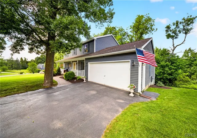 Photo 3 of Sale Pending at 7891 E Ridge Pointe Dr, Fayetteville, NY 13066 | MLS# S1706742 | Listing updated on 2026-08-26