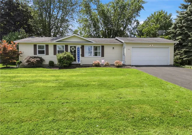 Photo 1 of Sale Pending at 108 Long Wood Dr, Rochester, NY 14612 | MLS# R1707337 | Listing updated on 2026-09-01