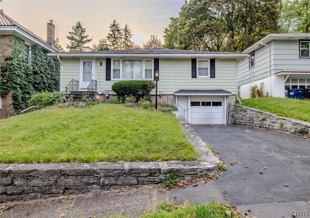 Photo 2 of Single family home for sale at 306 Carlton Dr, De Witt, NY 13214 | MLS# S1706739 | Listing updated on 2026-08-31