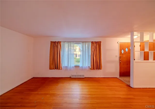 Photo 3 of Single family home for sale at 306 Carlton Dr, De Witt, NY 13214 | MLS# S1706739 | Listing updated on 2026-08-31
