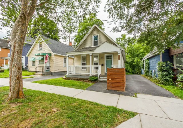 Photo 2 of Sale Pending at 197 Cottage St, Rochester, NY 14608 | MLS# R1674382 | Listing updated on 2026-09-14