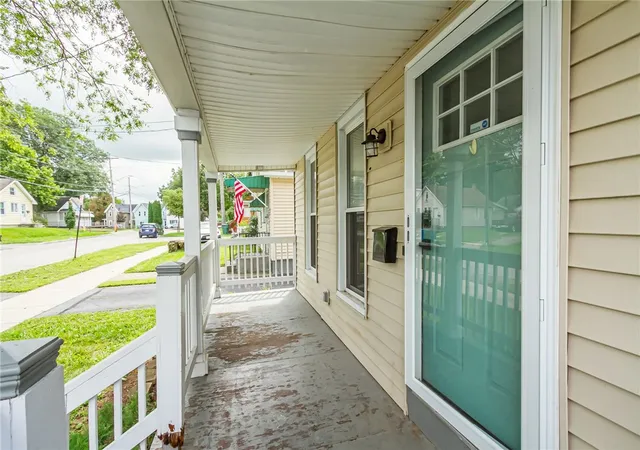 Photo 3 of Sale Pending at 197 Cottage St, Rochester, NY 14608 | MLS# R1674382 | Listing updated on 2026-09-14