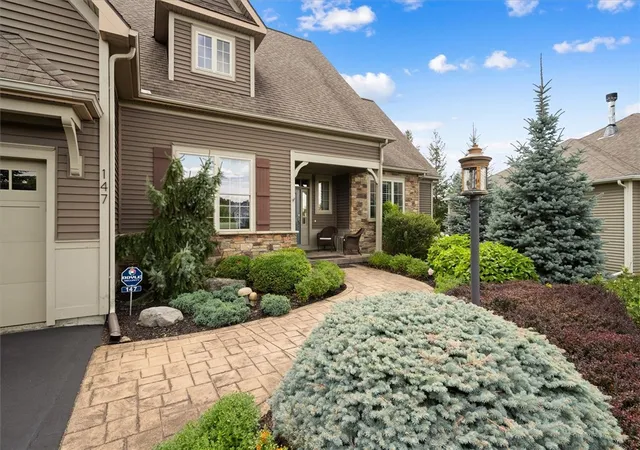 Photo 3 of Sale Pending at 147 Gadwall Ln, Manlius, NY 13104 | MLS# R1704729 | Listing updated on 2026-09-02