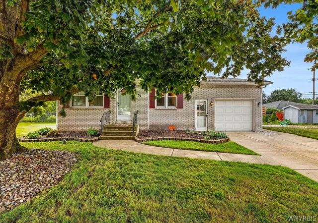 Photo 2 of Sale Pending at 31 George Dr, Buffalo, NY 14224 | MLS# B1706368 | Listing updated on 2026-08-28