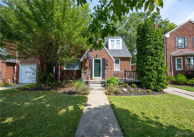 Photo 2 of Sale Pending at 56 University Ct, Buffalo, NY 14226 | MLS# B1707690 | Listing updated on 2026-08-29