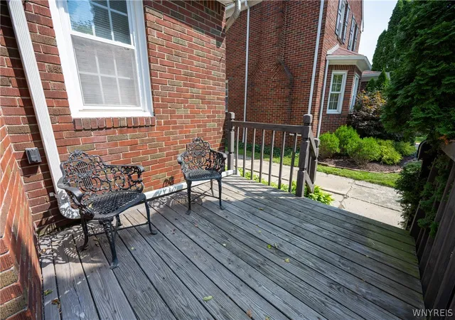 Photo 4 of Sale Pending at 56 University Ct, Buffalo, NY 14226 | MLS# B1707690 | Listing updated on 2026-08-29