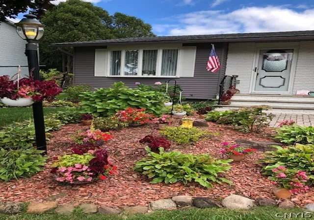 Photo 2 of Single family home for sale at 7376 Farmstead Rd, Liverpool, NY 13088 | MLS# S1707813 | Listing updated on 2026-09-14