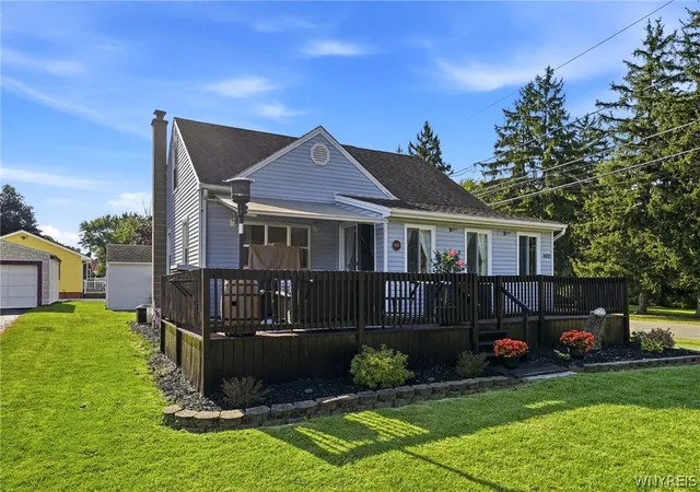 Photo 2 of Sale Pending at 4810 Bay View Rd, Hamburg, NY 14075 | MLS# B1707703 | Listing updated on 2026-09-03