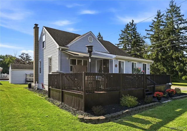 Photo 3 of Sale Pending at 4810 Bay View Rd, Hamburg, NY 14075 | MLS# B1707703 | Listing updated on 2026-09-03