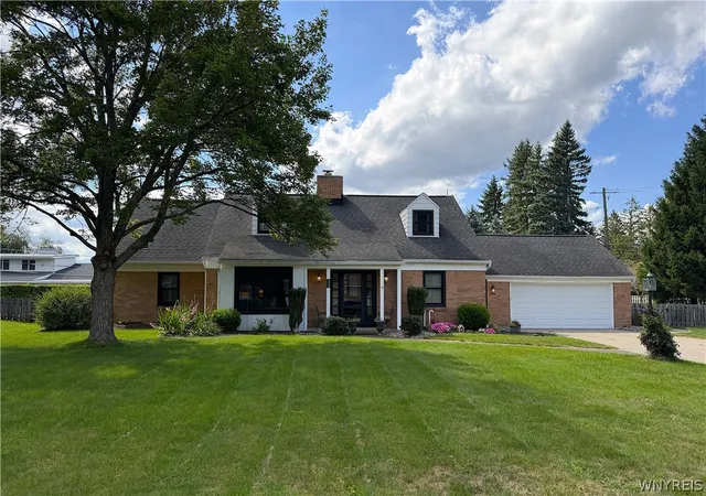 Photo 1 of Sale Pending at 4262 Susan Dr, Buffalo, NY 14221 | MLS# B1707869 | Listing updated on 2026-08-31