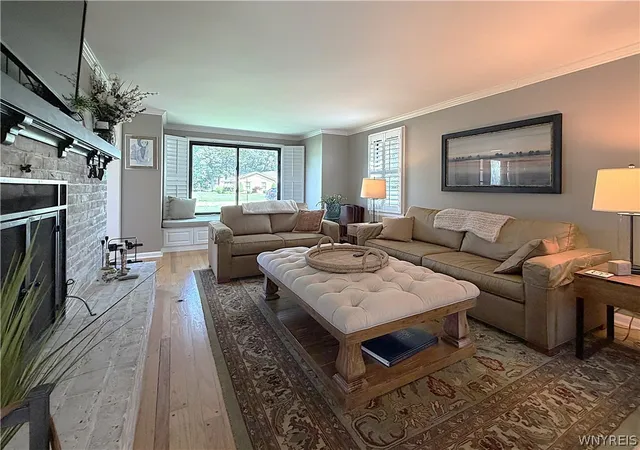 Photo 3 of Sale Pending at 4262 Susan Dr, Buffalo, NY 14221 | MLS# B1707869 | Listing updated on 2026-08-31