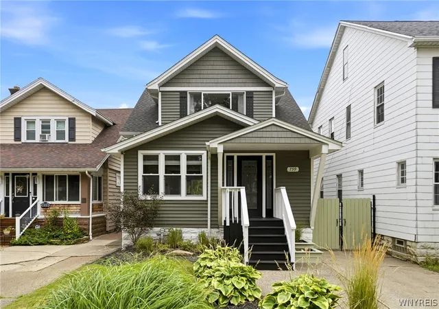 Photo 2 of Single family home for sale at 799 Mckinley Pkwy, Buffalo, NY 14220 | MLS# B1707866 | Listing updated on 2026-08-25