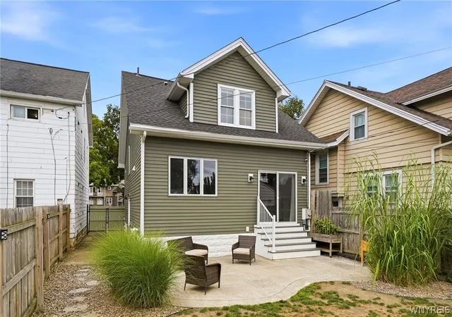 Photo 3 of Single family home for sale at 799 Mckinley Pkwy, Buffalo, NY 14220 | MLS# B1707866 | Listing updated on 2026-08-25
