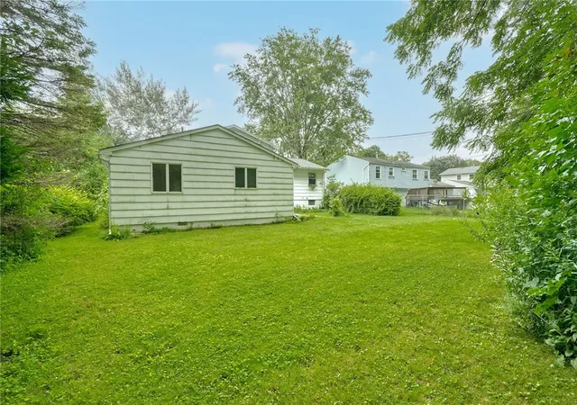 Photo 4 of Sale Pending at 60 Willhurst Dr, Rochester, NY 14606 | MLS# R1707238 | Listing updated on 2026-09-07