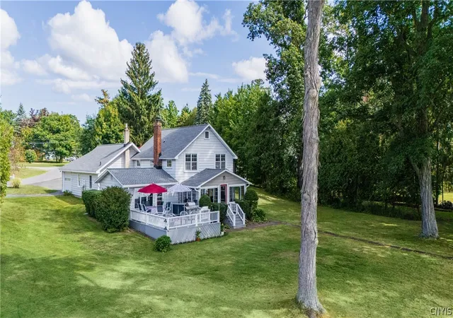 Photo 2 of Single family home for sale at 29 Willard Dr, Bernhards Bay, NY 13028 | MLS# S1704453 | Listing updated on 2026-09-01