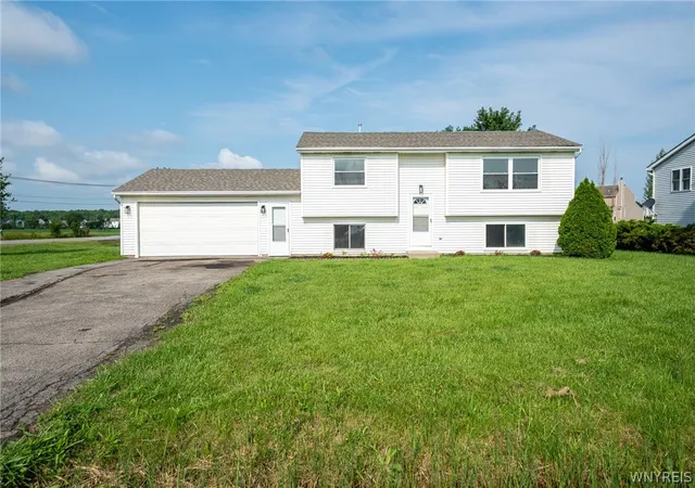 Photo 2 of Sale Pending at 6304 Old Beattie Rd, Lockport, NY 14094 | MLS# B1707520 | Listing updated on 2026-08-31