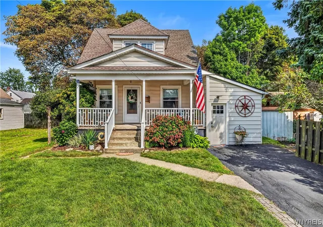 Photo 1 of Single family home for sale at 4017 Washington St, Niagara Falls, NY 14305 | MLS# B1707934 | Listing updated on 2026-09-14