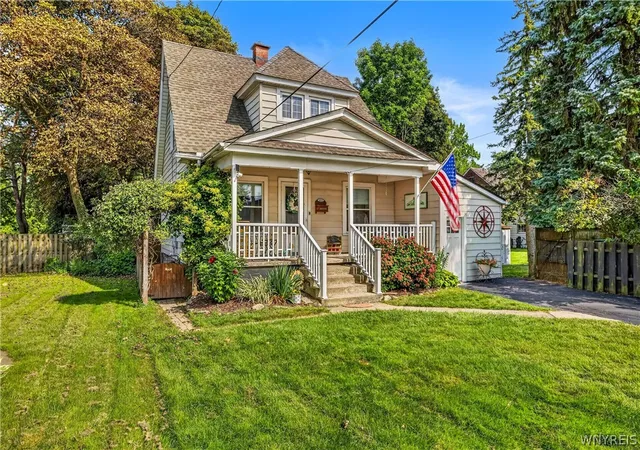Photo 2 of Single family home for sale at 4017 Washington St, Niagara Falls, NY 14305 | MLS# B1707934 | Listing updated on 2026-09-14