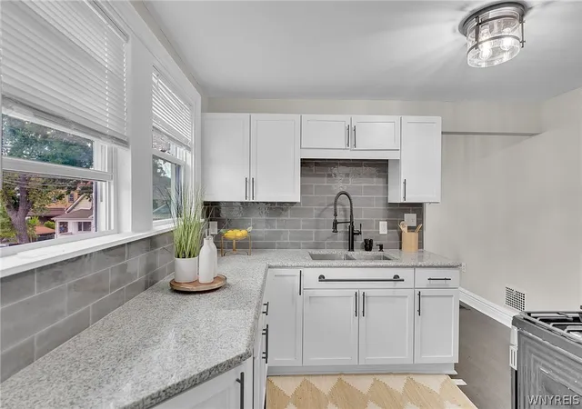 Listing Photo 5 - Condo for sale in building located at 129 Farmer St, Buffalo, NY 14207