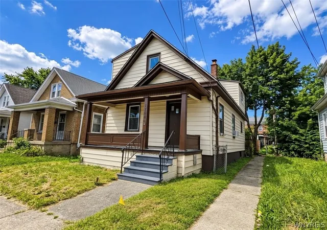 Photo 2 of Single family home for sale at 1706 Niagara St, Niagara Falls, NY 14303 | MLS# B1707620 | Listing updated on 2026-08-19