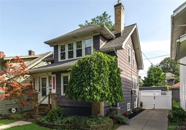 Photo 1 of Sale Pending at 35 Montrose Ave, Buffalo, NY 14214 | MLS# B1707925 | Listing updated on 2026-09-16