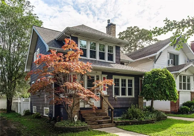 Photo 3 of Sale Pending at 35 Montrose Ave, Buffalo, NY 14214 | MLS# B1707925 | Listing updated on 2026-09-16
