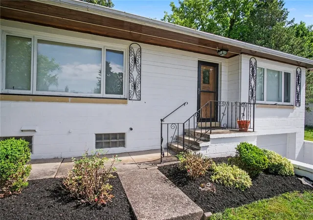 Photo 3 of Sale Pending at 60 Longcroft Rd, Rochester, NY 14609 | MLS# R1708050 | Listing updated on 2026-09-08