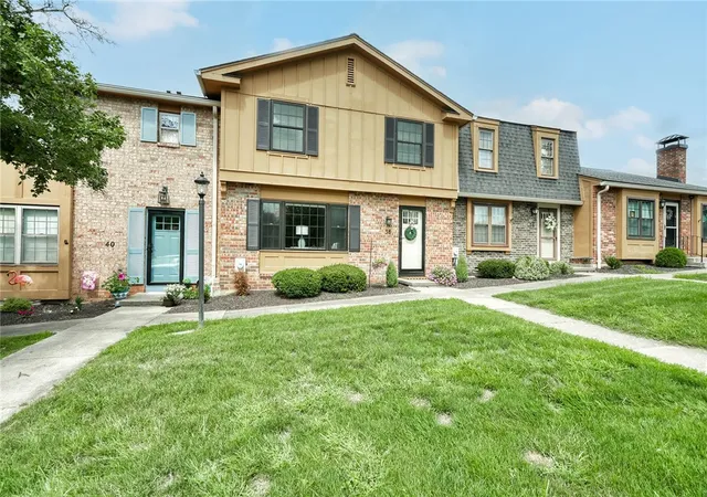Photo 3 of Sale Pending at 38 Georgetown Ln, Fairport, NY 14450 | MLS# R1706114 | Listing updated on 2026-08-25