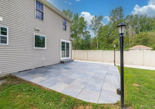 Photo 2 of Sale Pending at 350 Tonawanda Crk Rd, Buffalo, NY 14228 | MLS# B1706272 | Listing updated on 2026-08-29