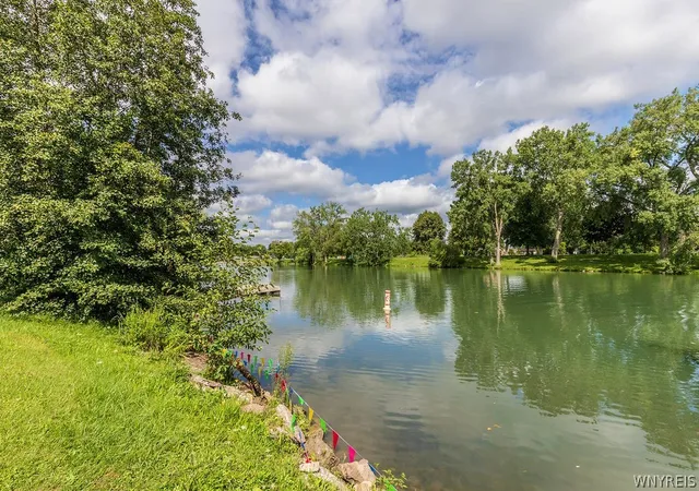 Photo 3 of Sale Pending at 350 Tonawanda Crk Rd, Buffalo, NY 14228 | MLS# B1706272 | Listing updated on 2026-08-29