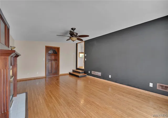 Photo 4 of Single family home for sale at 120 Nantucket Dr E, Buffalo, NY 14225 | MLS# B1707976 | Listing updated on 2026-09-12