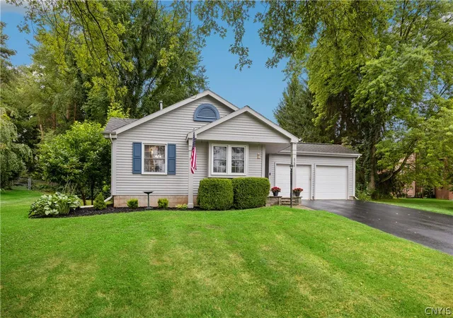 Photo 2 of Sale Pending at 4750 Sabre Ln, Manlius, NY 13104 | MLS# S1707467 | Listing updated on 2026-08-31