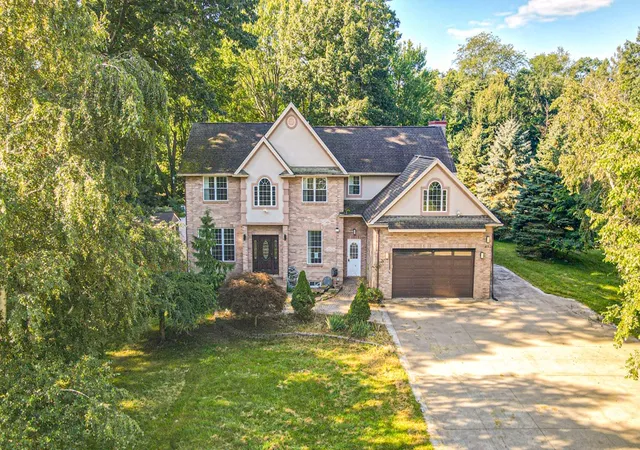 Photo 1 of Single family home for sale at 493 Lake View Ter, Webster, NY 14580 | MLS# R1707900 | Listing updated on 2026-08-26