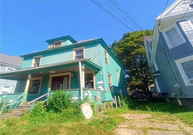 Photo 2 of Sale Pending at 206 W Newell St, Syracuse, NY 13205 | MLS# S1708168 | Listing updated on 2026-08-25