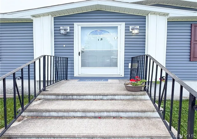 Photo 4 of Manufactured home for sale at 13 Greentree Blvd, Rome, NY 13440 | MLS# S1708121 | Listing updated on 2026-09-15