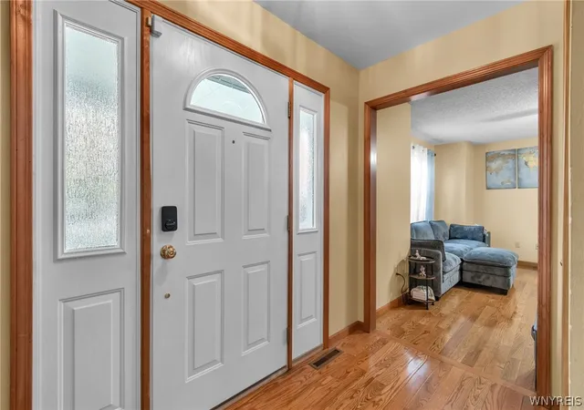 Photo 3 of Sale Pending at 6989 Samantha Ct, Niagara Falls, NY 14304 | MLS# B1708162 | Listing updated on 2026-09-04
