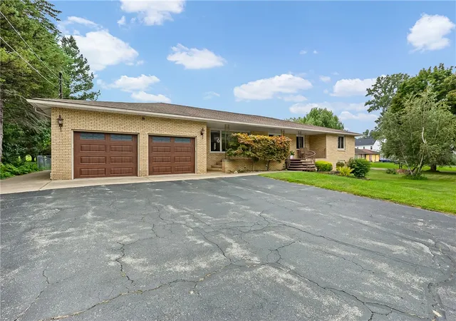Photo 3 of Sale Pending at 2793 Ridgeway Ave, Rochester, NY 14626 | MLS# R1708068 | Listing updated on 2026-09-14