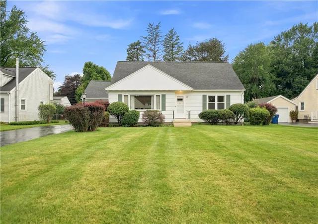 Photo 1 of Sale Pending at 15 Austin Dr, Rochester, NY 14625 | MLS# R1708113 | Listing updated on 2026-08-31