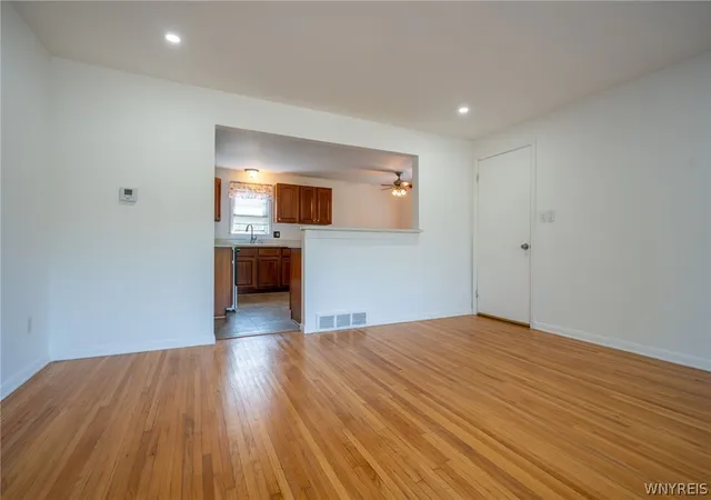Listing Photo 5 - Condo for sale in building located at 1565 Wehrle Dr, Buffalo, NY 14221
