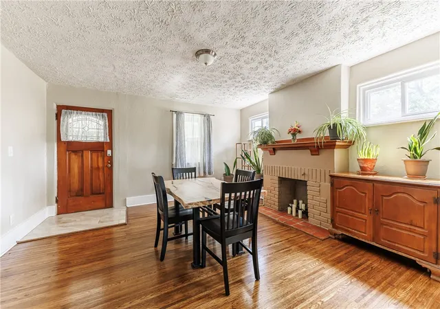 Photo 3 of Sale Pending at 226 Crestwood Blvd, Rochester, NY 14624 | MLS# R1706082 | Listing updated on 2026-09-11