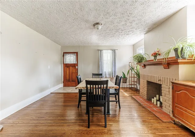 Photo 4 of Sale Pending at 226 Crestwood Blvd, Rochester, NY 14624 | MLS# R1706082 | Listing updated on 2026-09-11